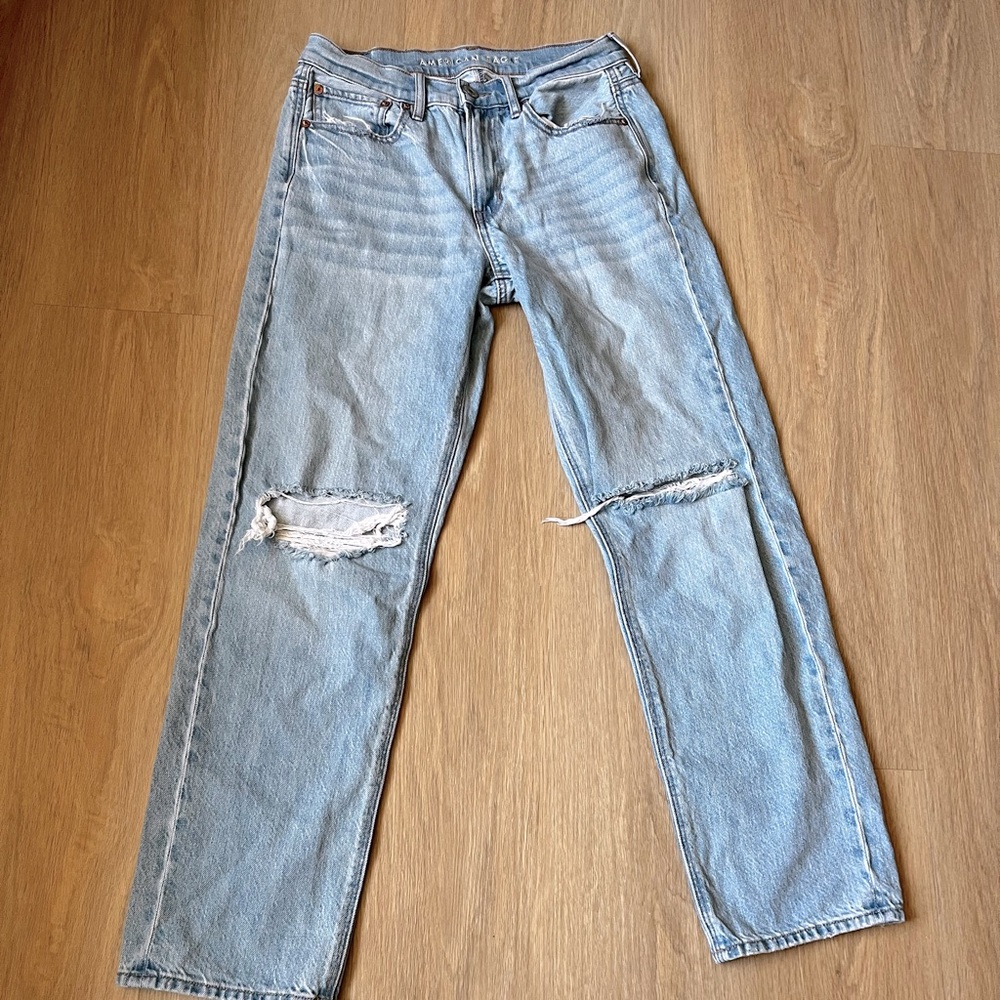 American Eagle 90’s Straight Light Blue Distressed Straight-Leg Jeans